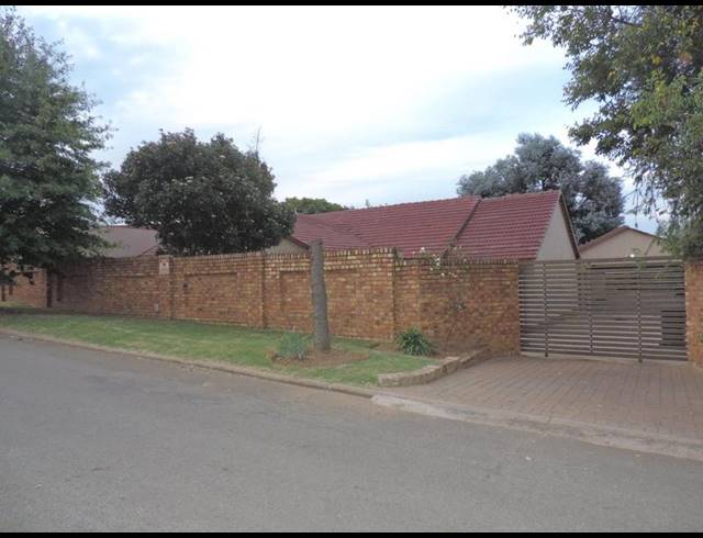 4 BEDROOM HOUSE FOR SALE IN NORKEM PARK